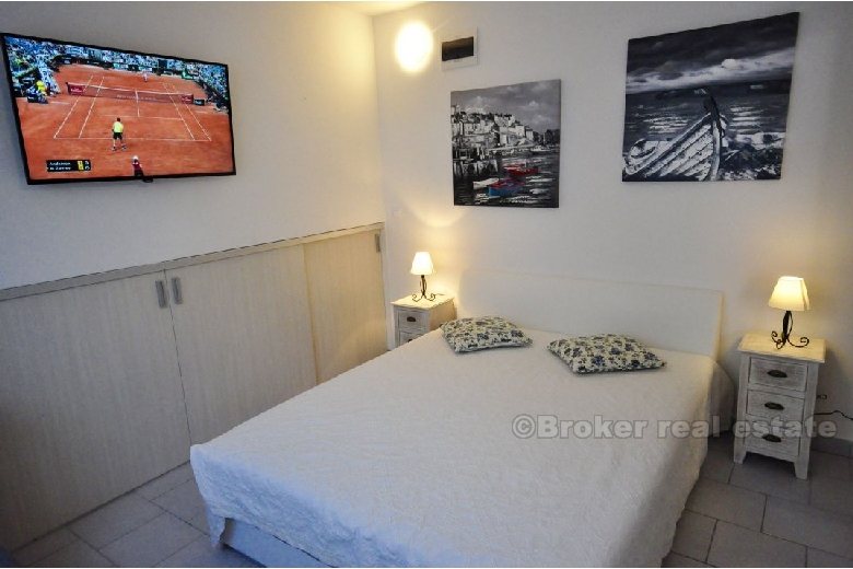 One bedroom apartment on the ground floor of a residential building(Firule), for rent