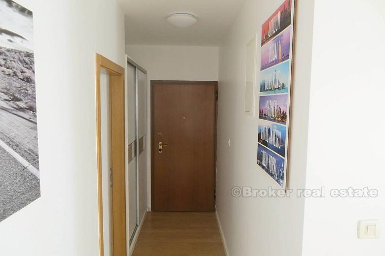 Three bedroom apartment, area of Znjan, for short term rental
