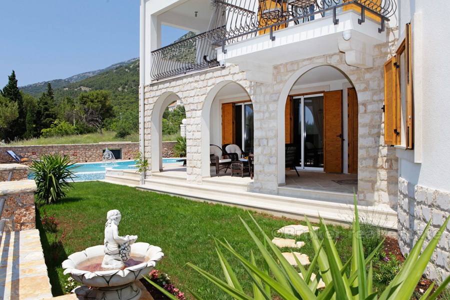 Luxury villa with beautiful sea view, for sale