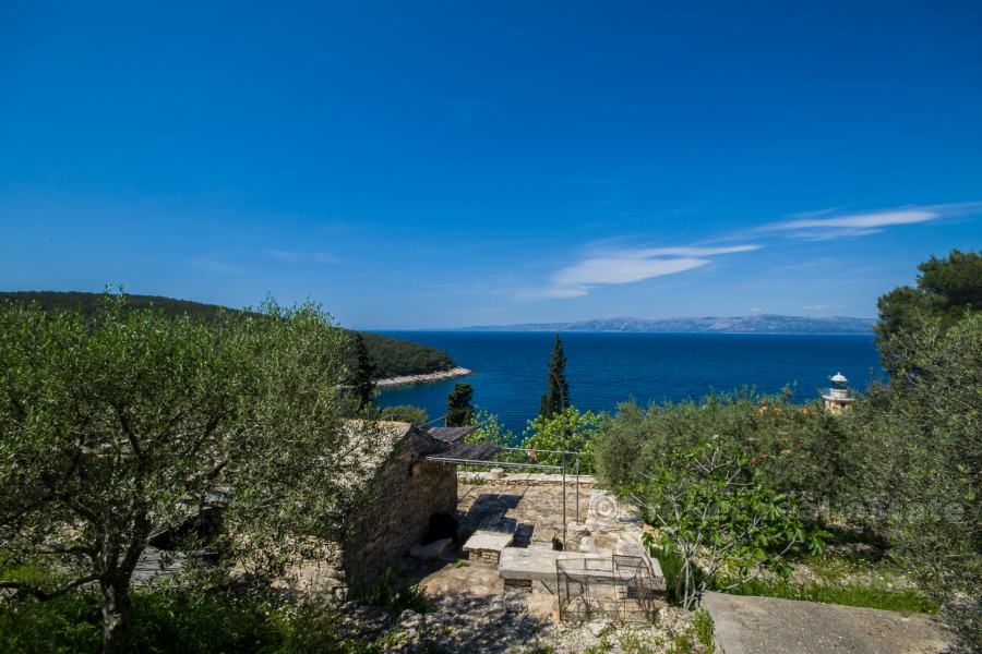 Kamena kuća s pogledom na more, na prodaju