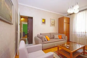 Comfortable three bedroom apartment on Bačvice, for sale