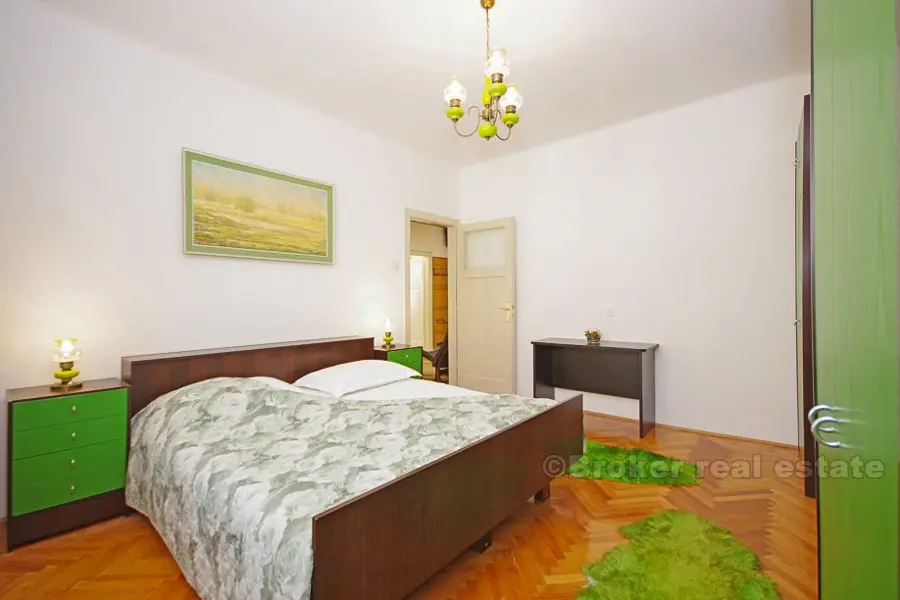 Confortable appartement de trois chambres sur Bačvice, à vendre