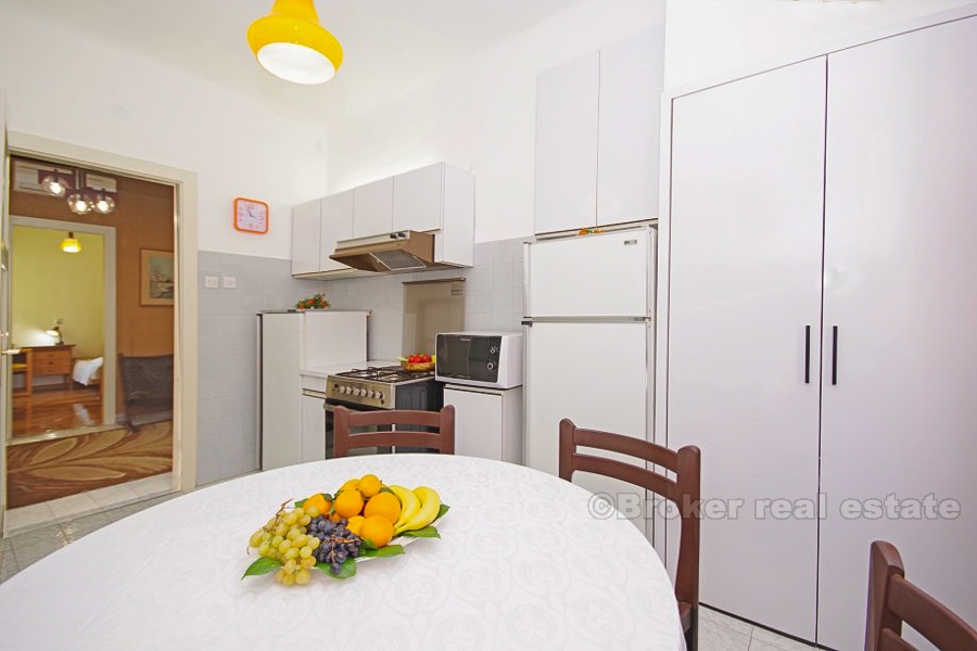 Confortable appartement de trois chambres sur Bačvice, à vendre
