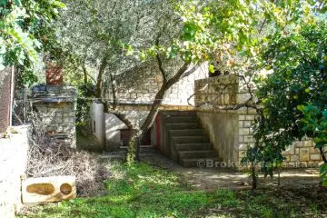 House with garden in a quiet location, for sale
