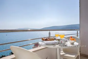 Hotel with sea view, for sale