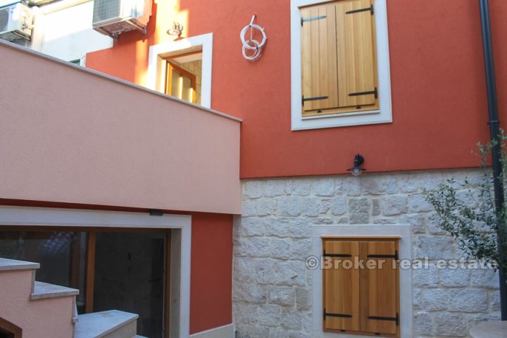 Renovated house in the center, for sale