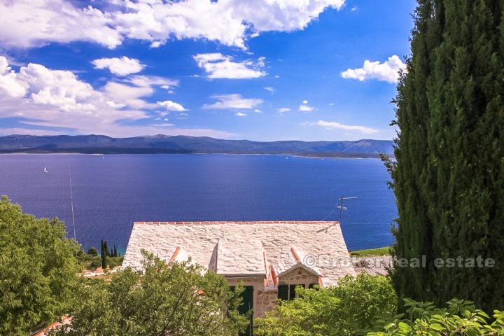 Stone house with sea view, for sale