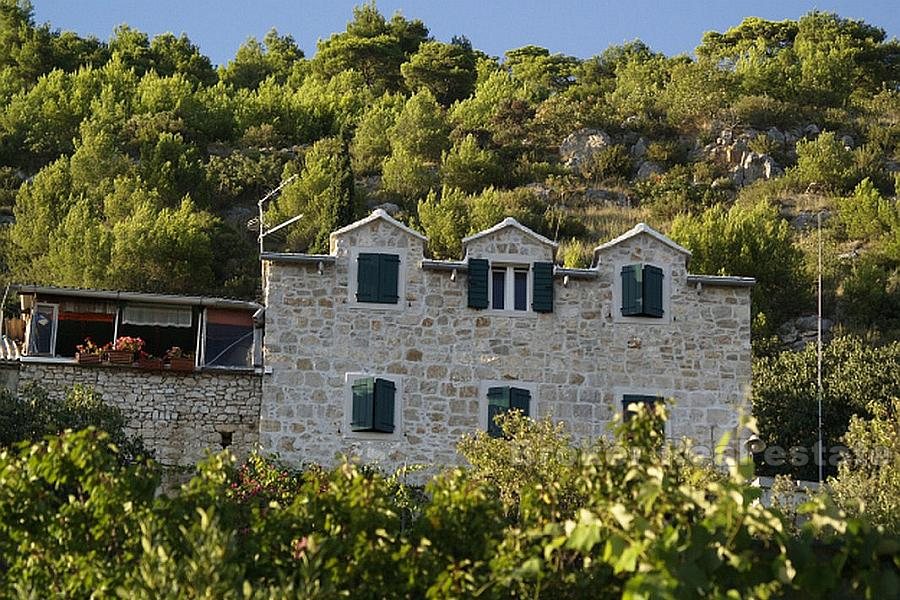 Kamena kuća s pogledom na more, na prodaju