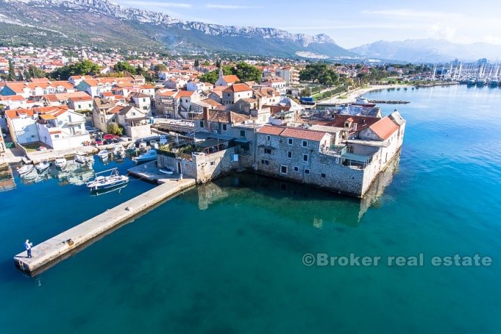 Stone house by the sea, for sale