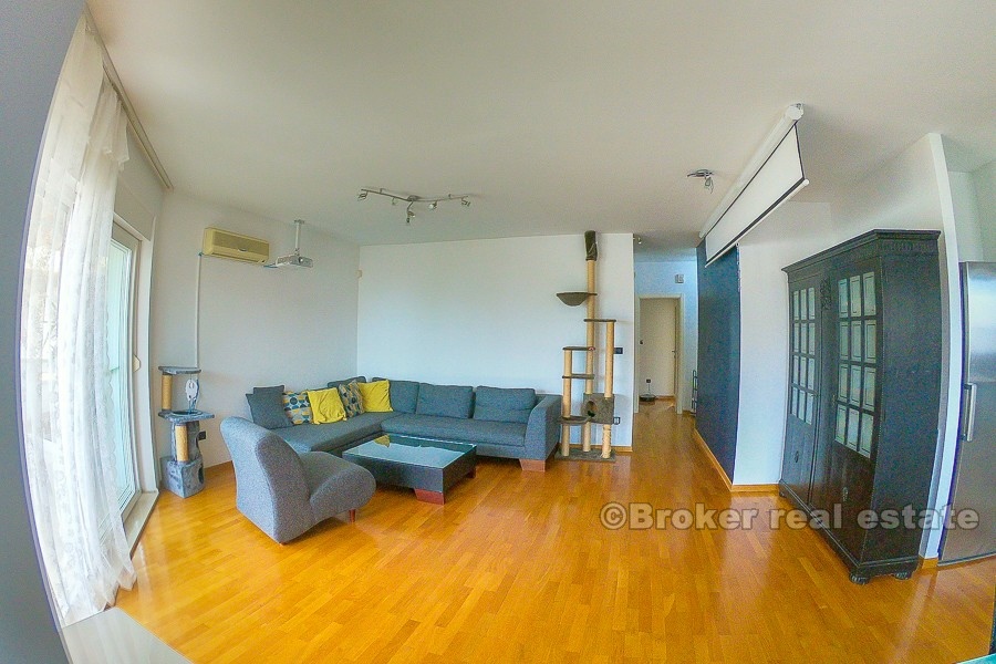 Furnished three bedroom apartment, for sale