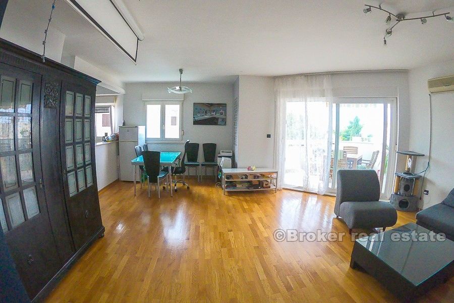 Furnished three bedroom apartment, for sale