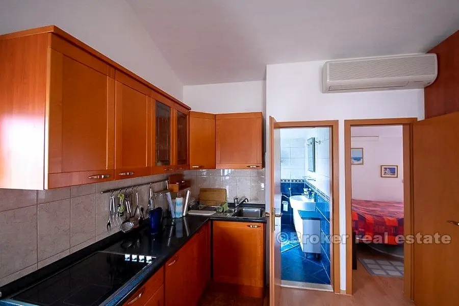 Ett roms leilighet med havutsikt, til salgs