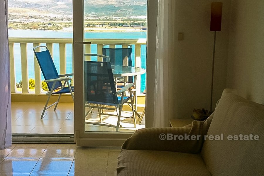Ett roms leilighet med utsikt over havet, til salgs