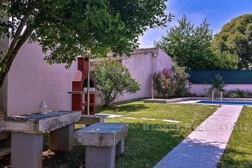 Renovated house with swimming pool, for sale