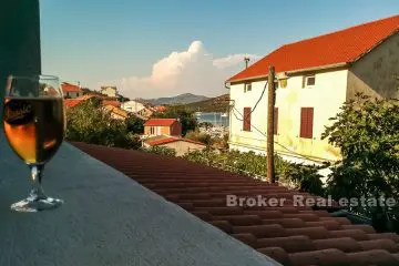 Detached house with the sea view, on sale