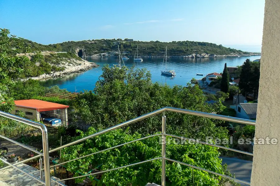 Maison individuelle avec une vue magnifique sur la baie, à vendre