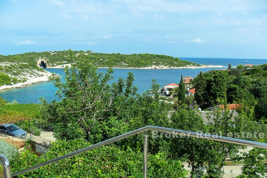 Freistehendes Haus mit wunderschönem Blick auf die Bucht, zu verkaufen