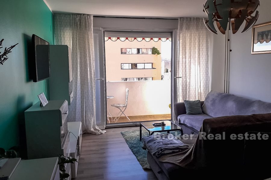 Apartment with sea view, for sale