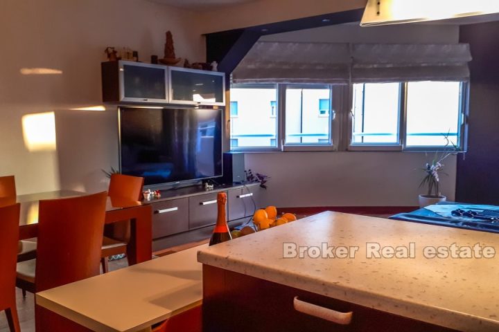 Spacious apartment, with sea view, for sale