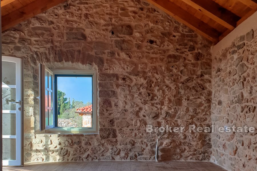 Maisons en pierre rénovées sur l'île de Hvar