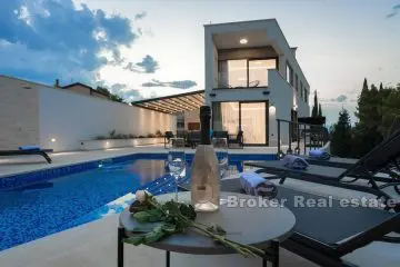 Modern newly built villa with pool
