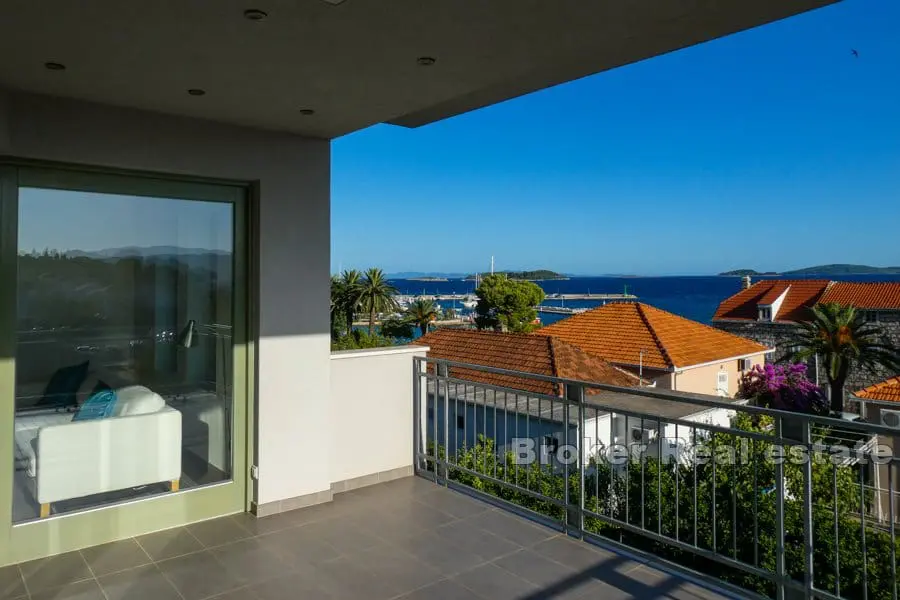 Apartmanska kuća s pogledom na more