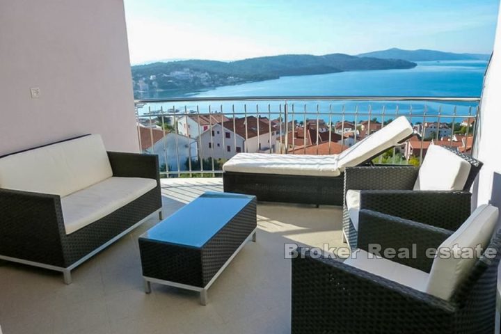 Two bedroom apartment with sea view