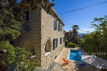 Stone villa with swimming pool and sea view, Meje