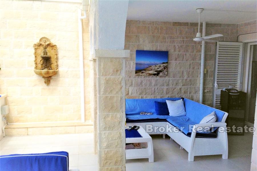 Three bedroom apartment with sea view and pool