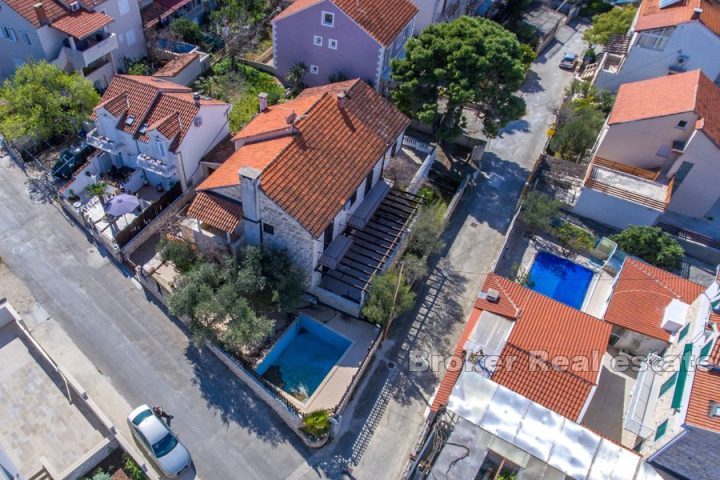 Semi-detached house with sea view