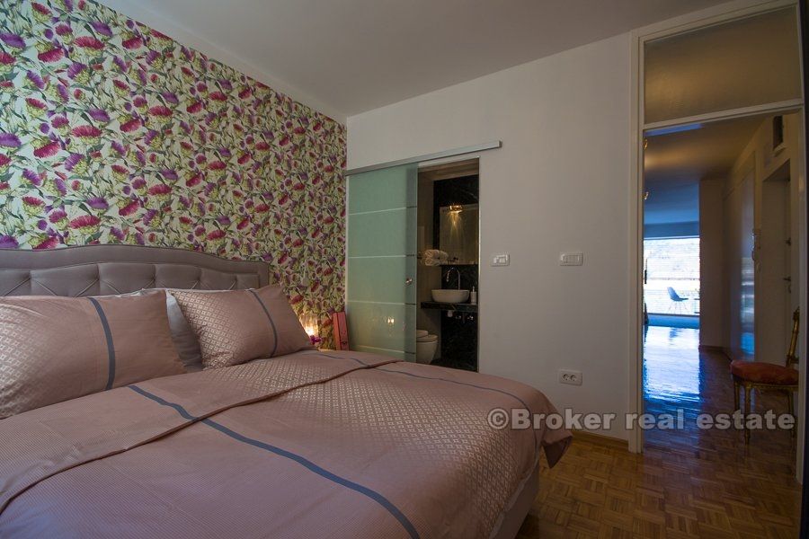 Renoverad lägenhet med två sovrum, Split centrum