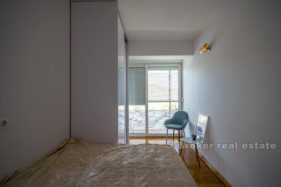 Renovert to-roms leilighet, Split sentrum