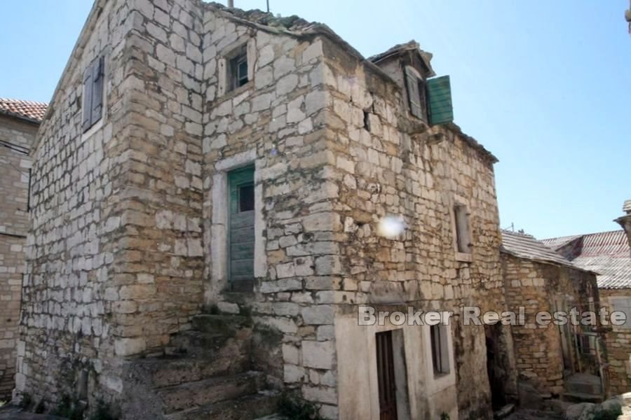 Stara kamena autohtona kuća