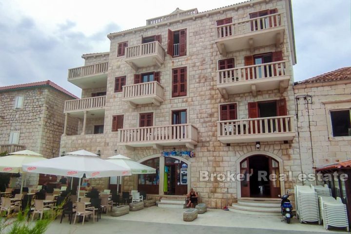 Apartment in the first row to the sea