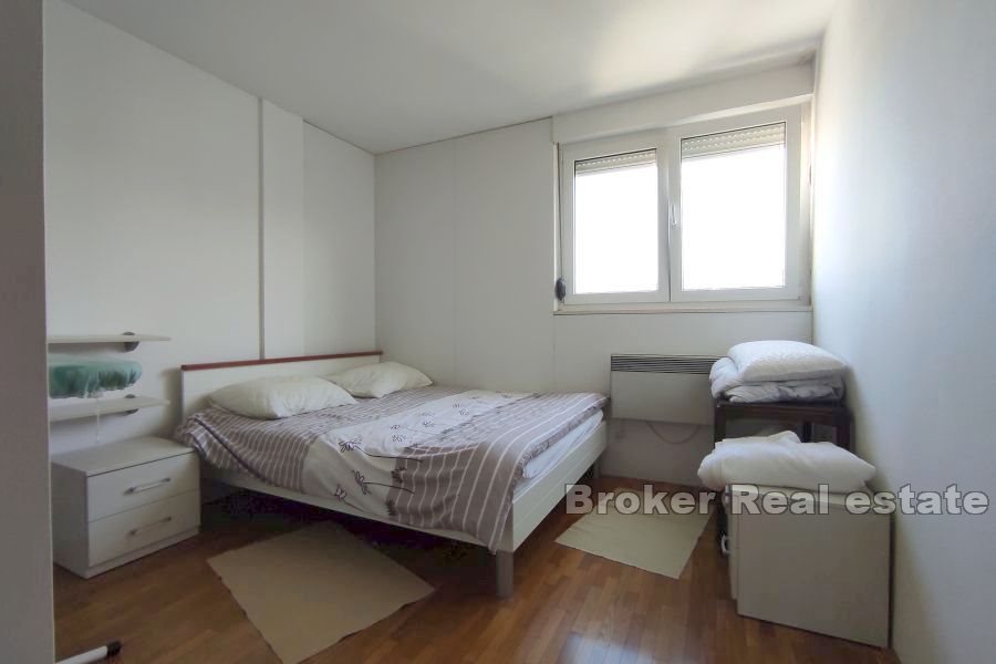 Sućidar, pohodlný byt se dvěma ložnicemi