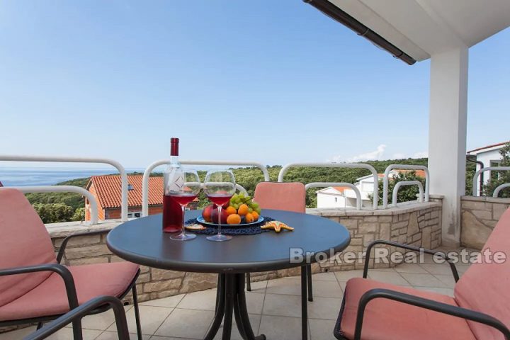 Apartment with sea view