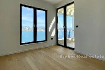 Villa moderna con vista panoramica sul mare