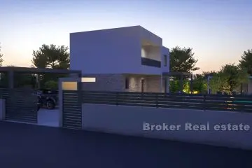 House with pool under construction