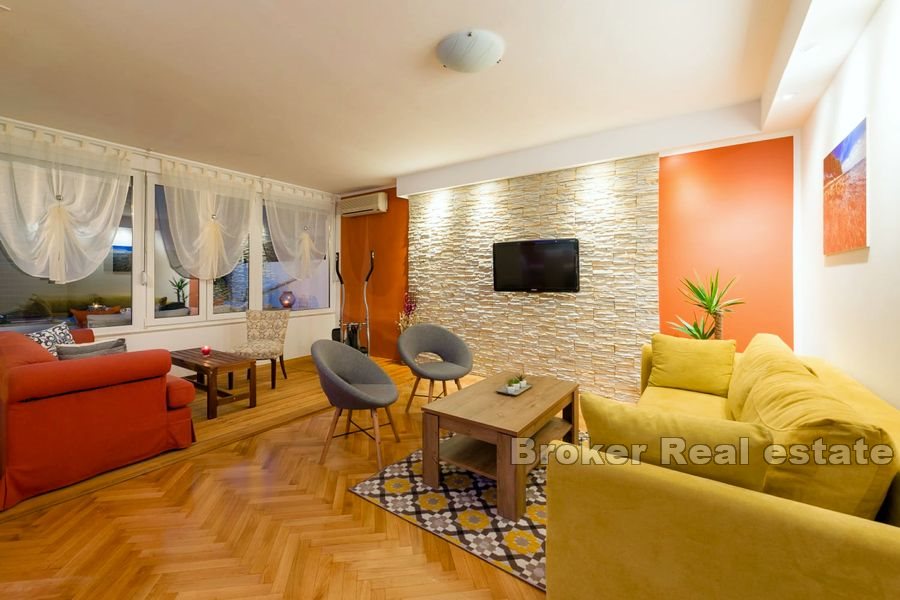 Trstenik, komfortable Maisonette-Wohnung mit Terrasse