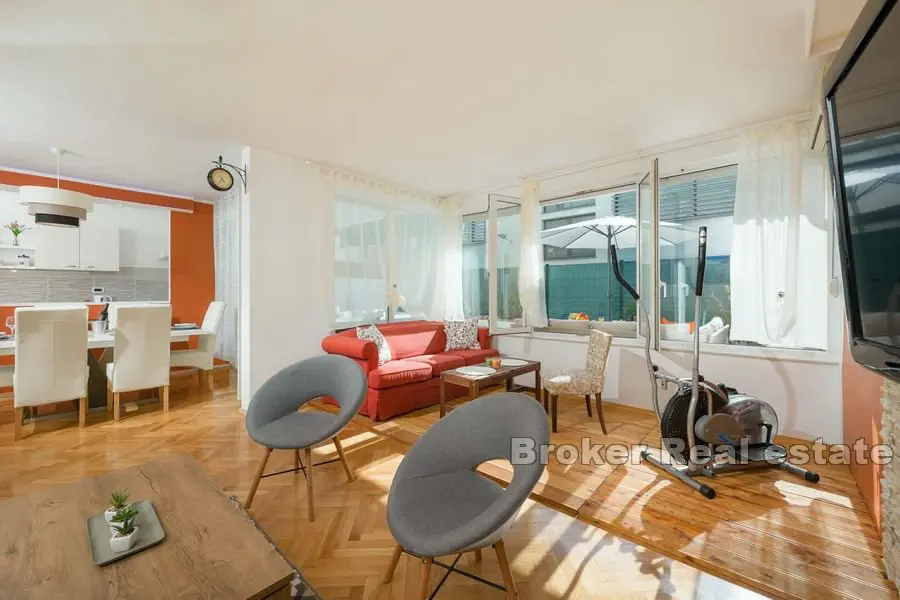 Trstenik, confortevole appartamento duplex con terrazza