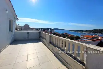 Apartment house with sea view