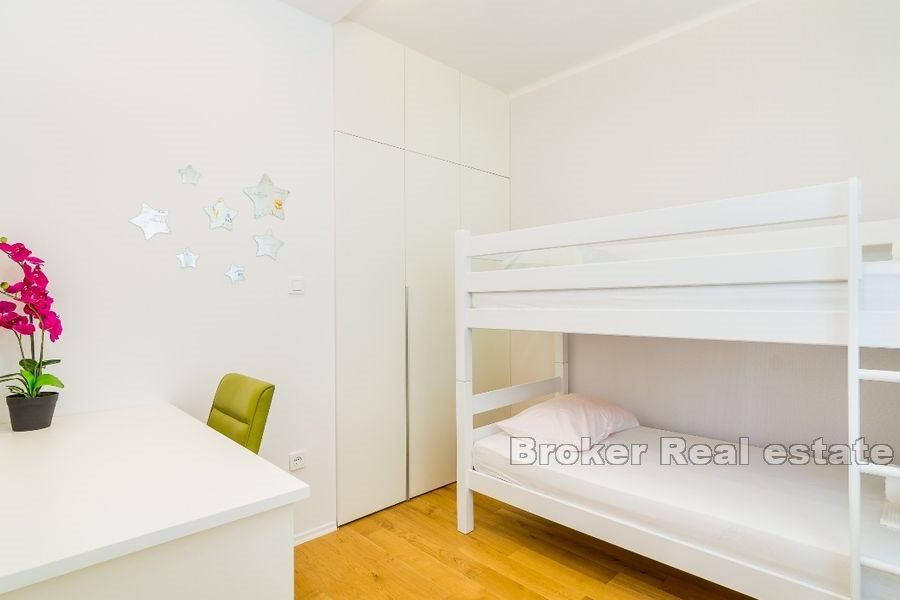 Lovret, moderno appartamento con due camere da letto