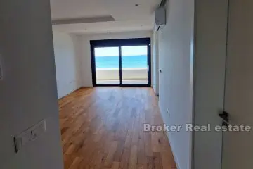 Penthouse in the first row to the sea