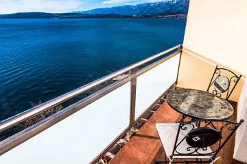 Aparthotel with sea view, for sale