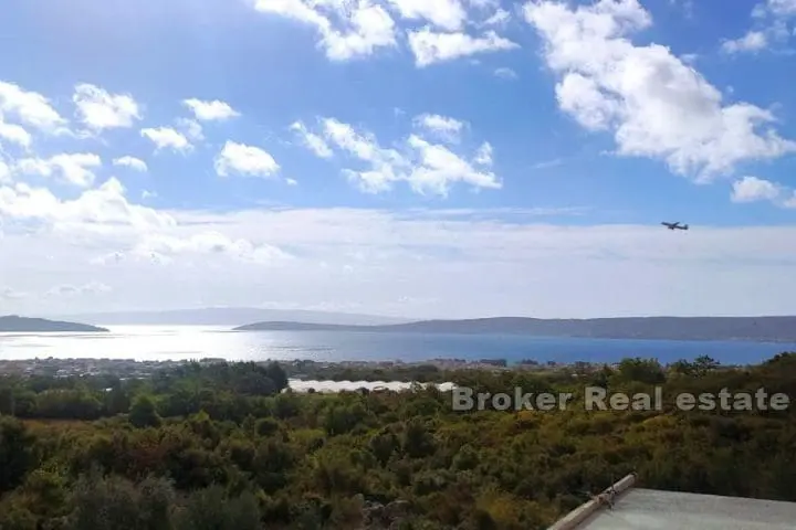 Spacious building land with sea view