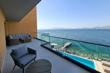 House in first row to the sea