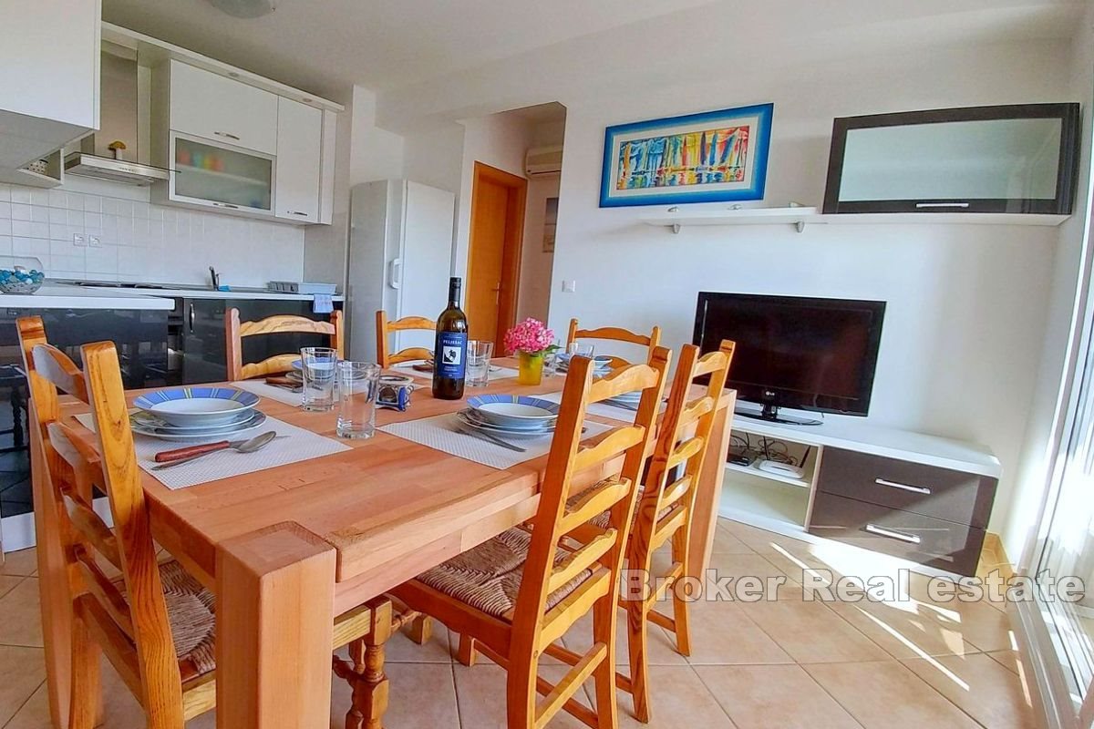 001-5298-30-Makarska-Beautiful-three-bedroom-apartment-in-a-great-location