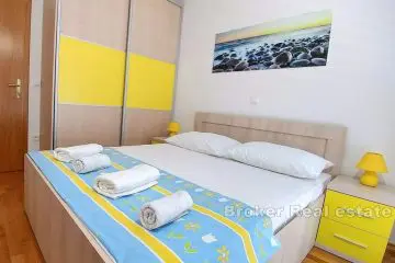 Un bellissimo appartamento con tre camere da letto in un'ottima posizione