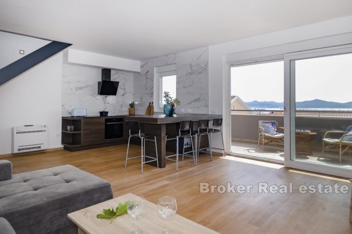 Spacieux penthouse avec vue sur la mer