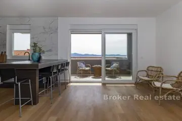 Spacieux penthouse avec vue sur la mer